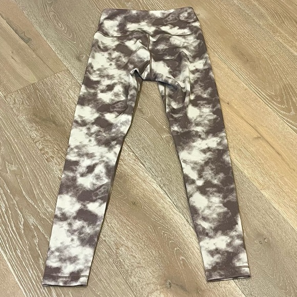 Tan + Lines by Sivan Ayla Cocoa Clouds Print Leggings Small - Picture 3 of 6